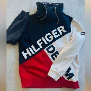 90's Tommy Hilfiger logo sweater size M
